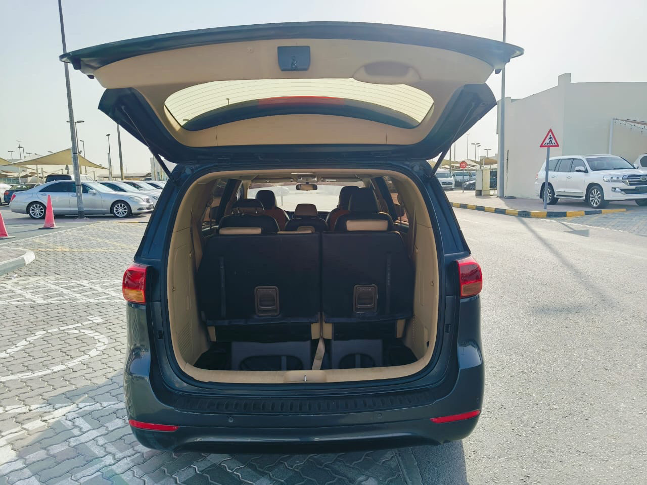 KIA Carnival - Image 11