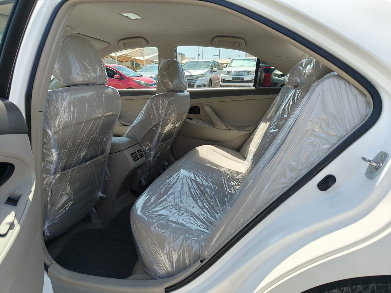 Toyota Camry - Image 11