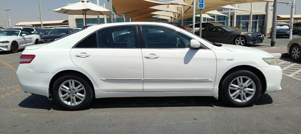 Toyota Camry - Image 4