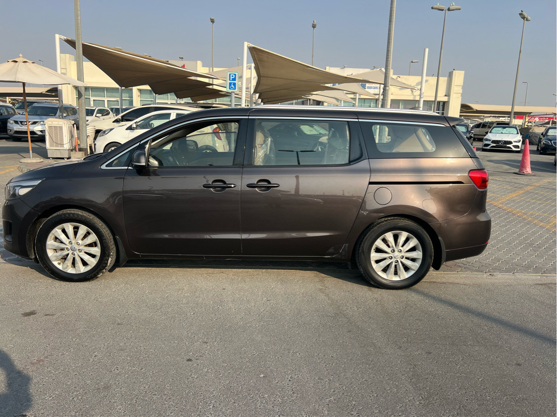 KIA Carnival - Image 11