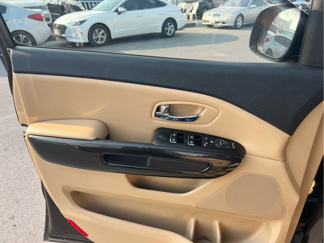 KIA Carnival - Image 8