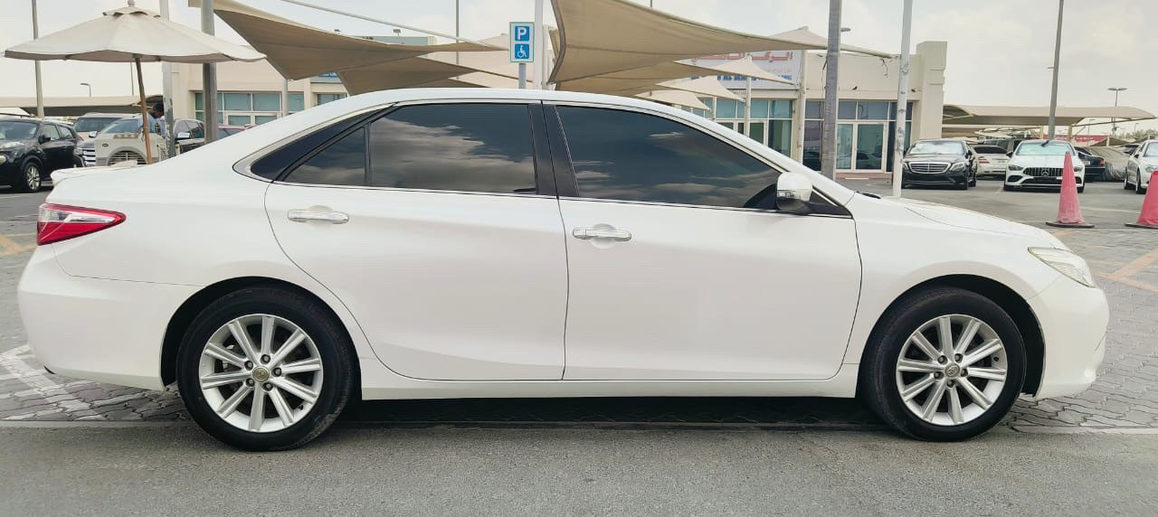Toyota Camry - Image 6