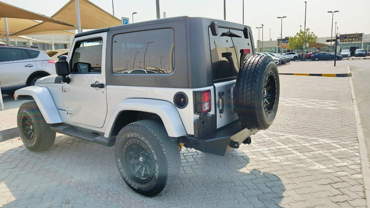 Jeep Sahara - Image 5