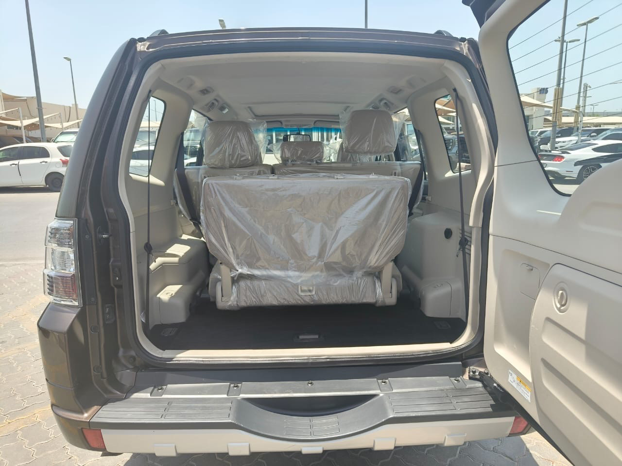 Mitsubishi Pajero - Image 6