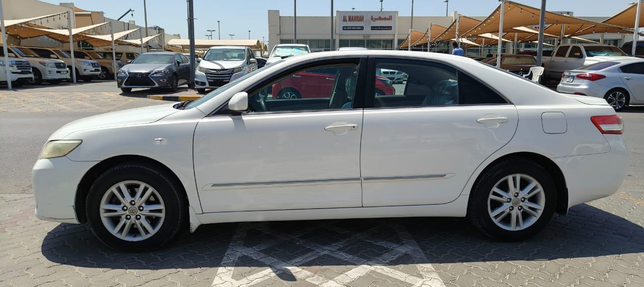 Toyota Camry - Image 5