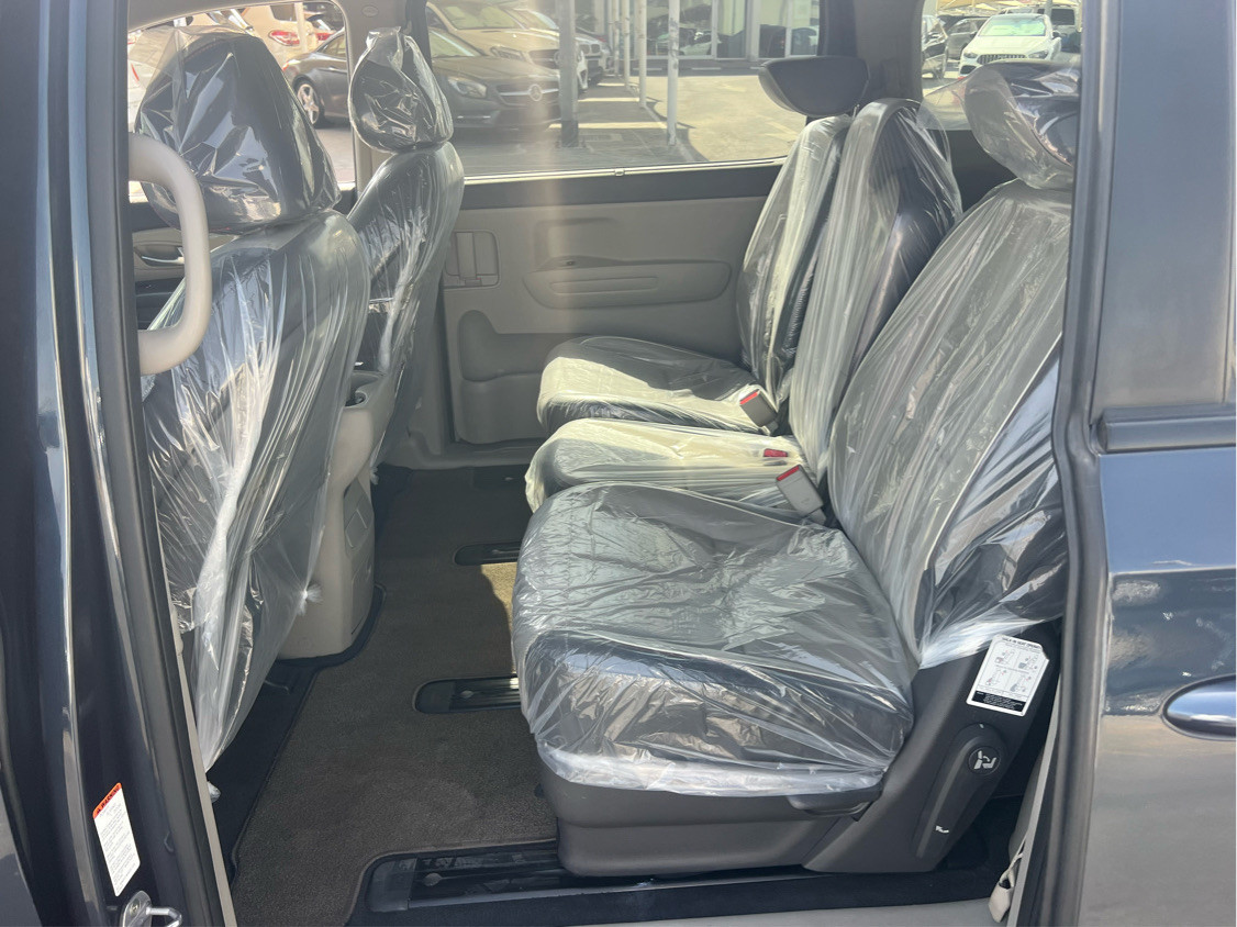 KIA Sedona - Image 8