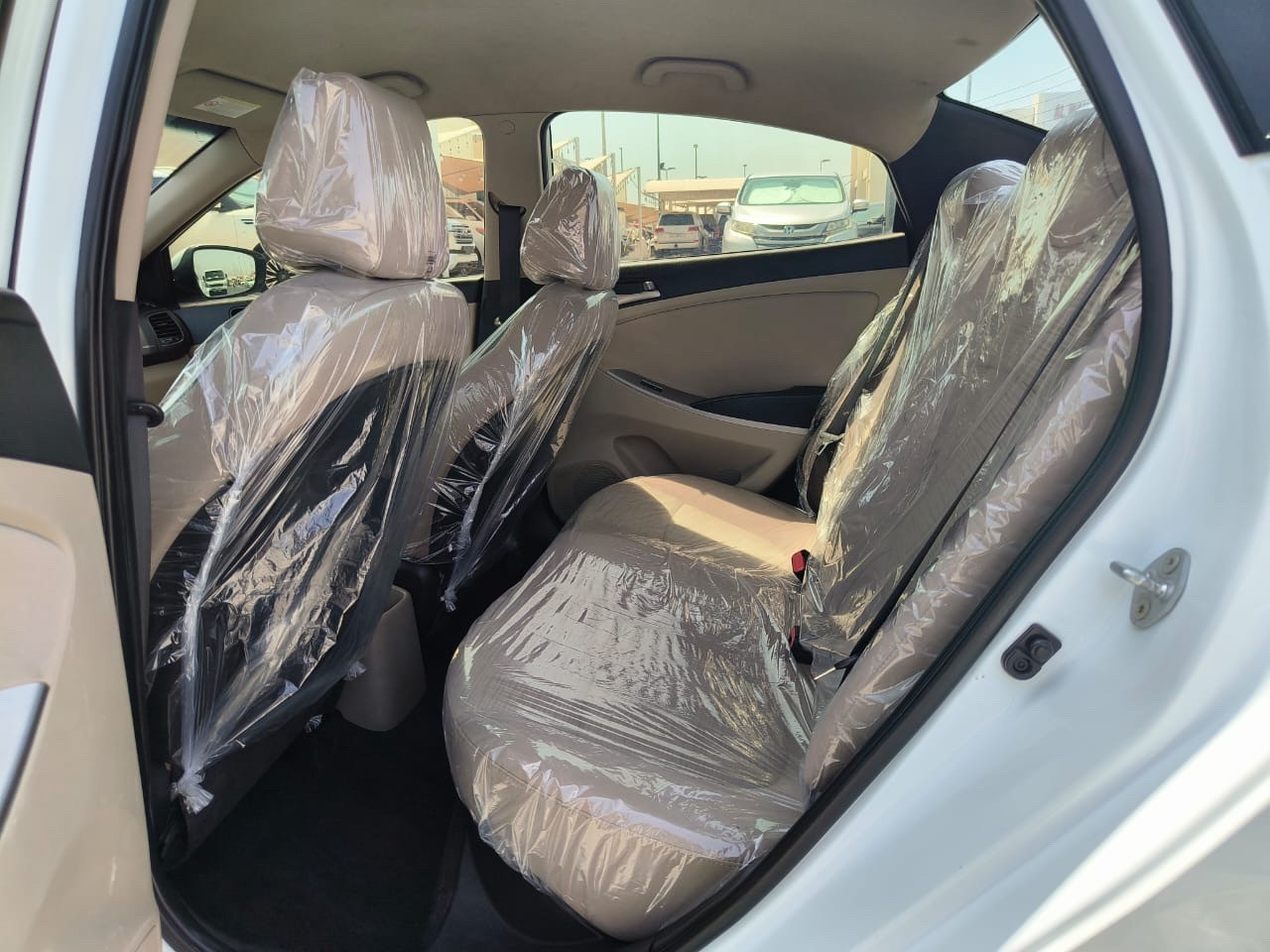 Hyundai Accent - Image 9