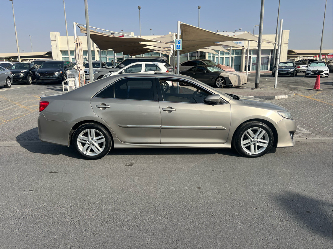Toyota Camry - Image 4