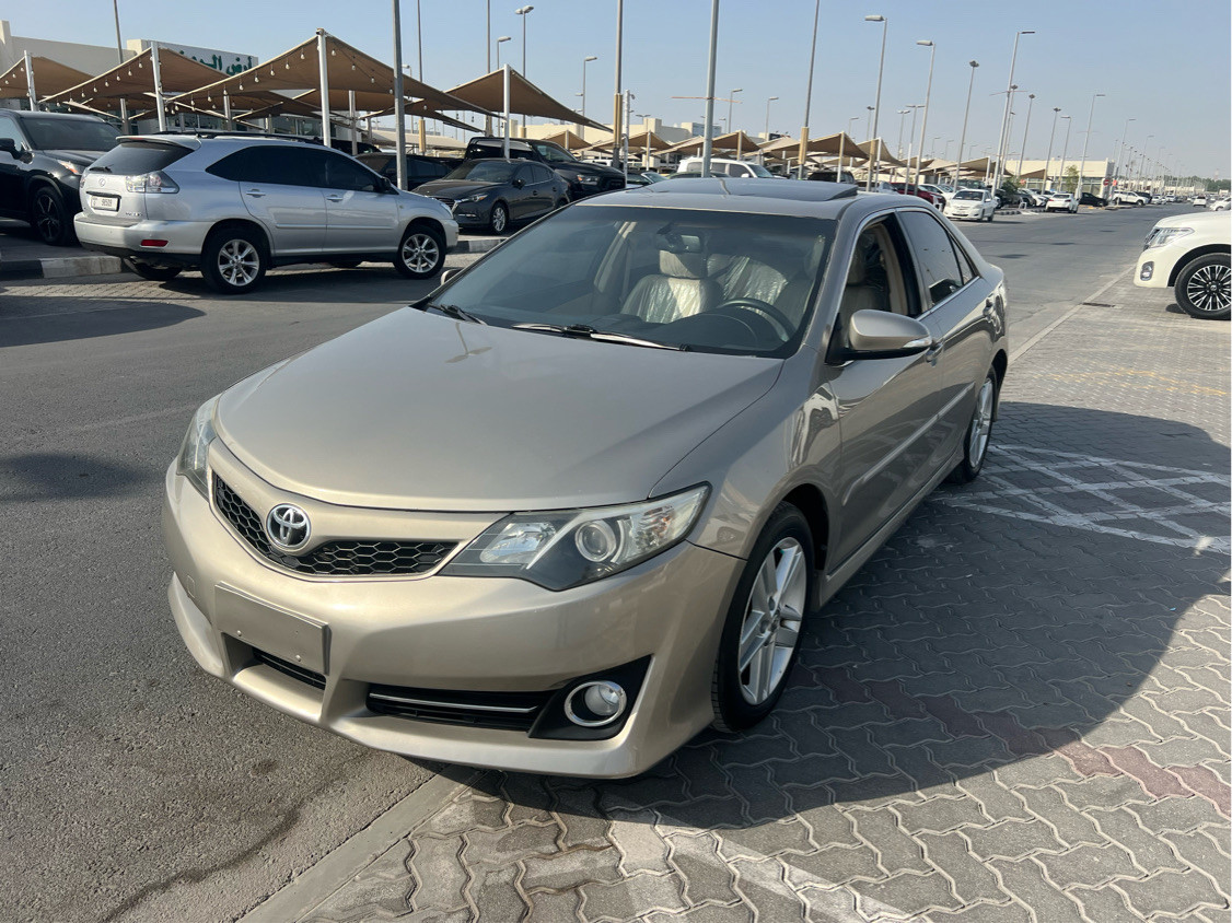 Toyota Camry - Image 11