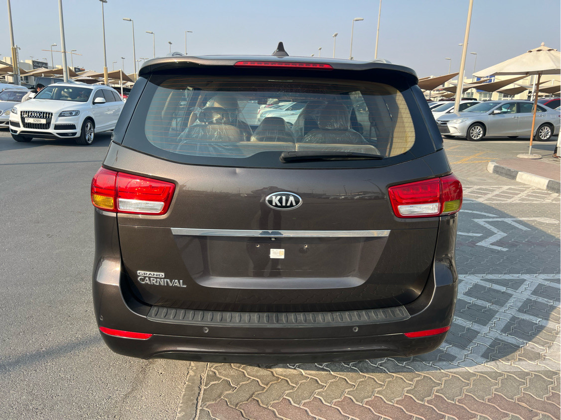 KIA Carnival - Image 4