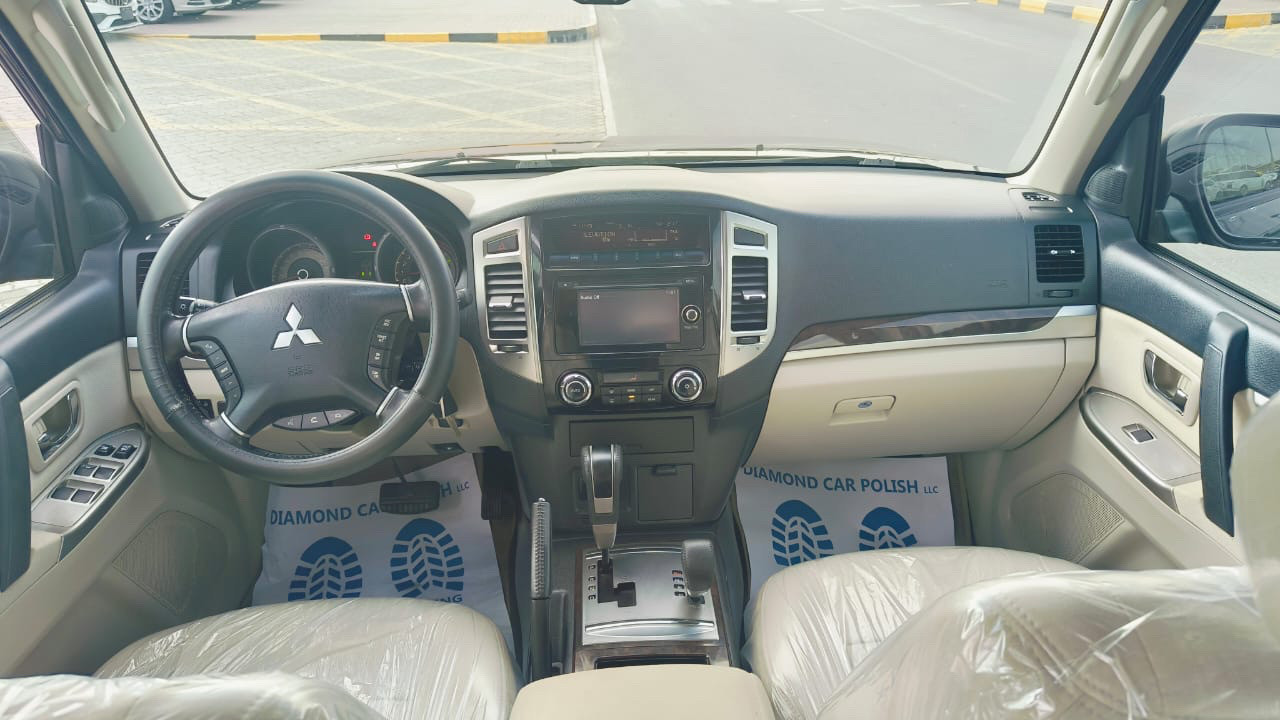 Mitsubishi Pajero - Image 12