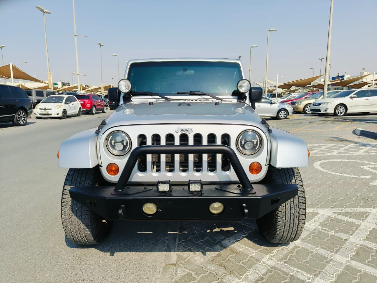 Jeep Sahara - Image 4
