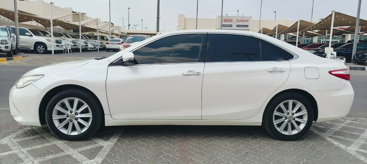 Toyota Camry - Image 5