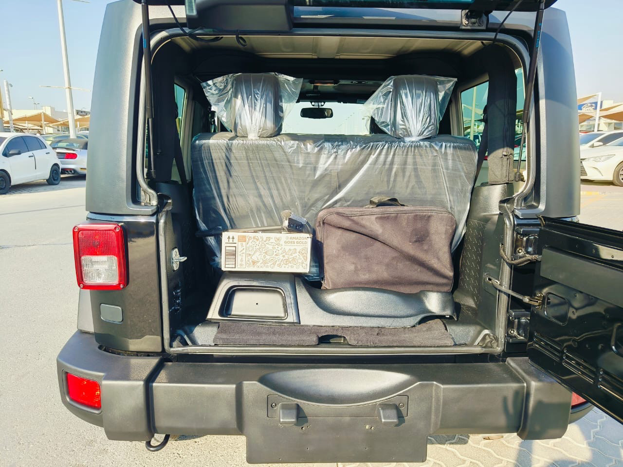 Jeep Wrangler - Image 14