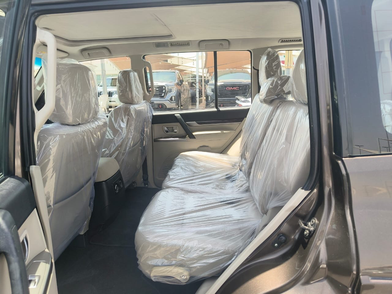 Mitsubishi Pajero - Image 8