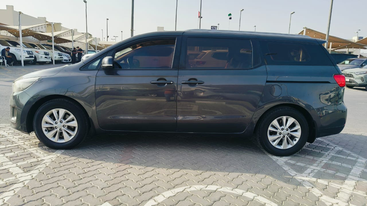 KIA Carnival - Image 6