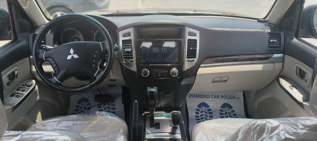 Mitsubishi Pajero - Image 12
