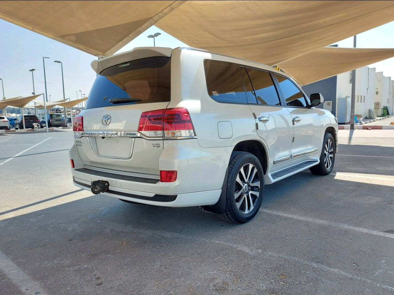Toyota Land Cruiser - Image 3