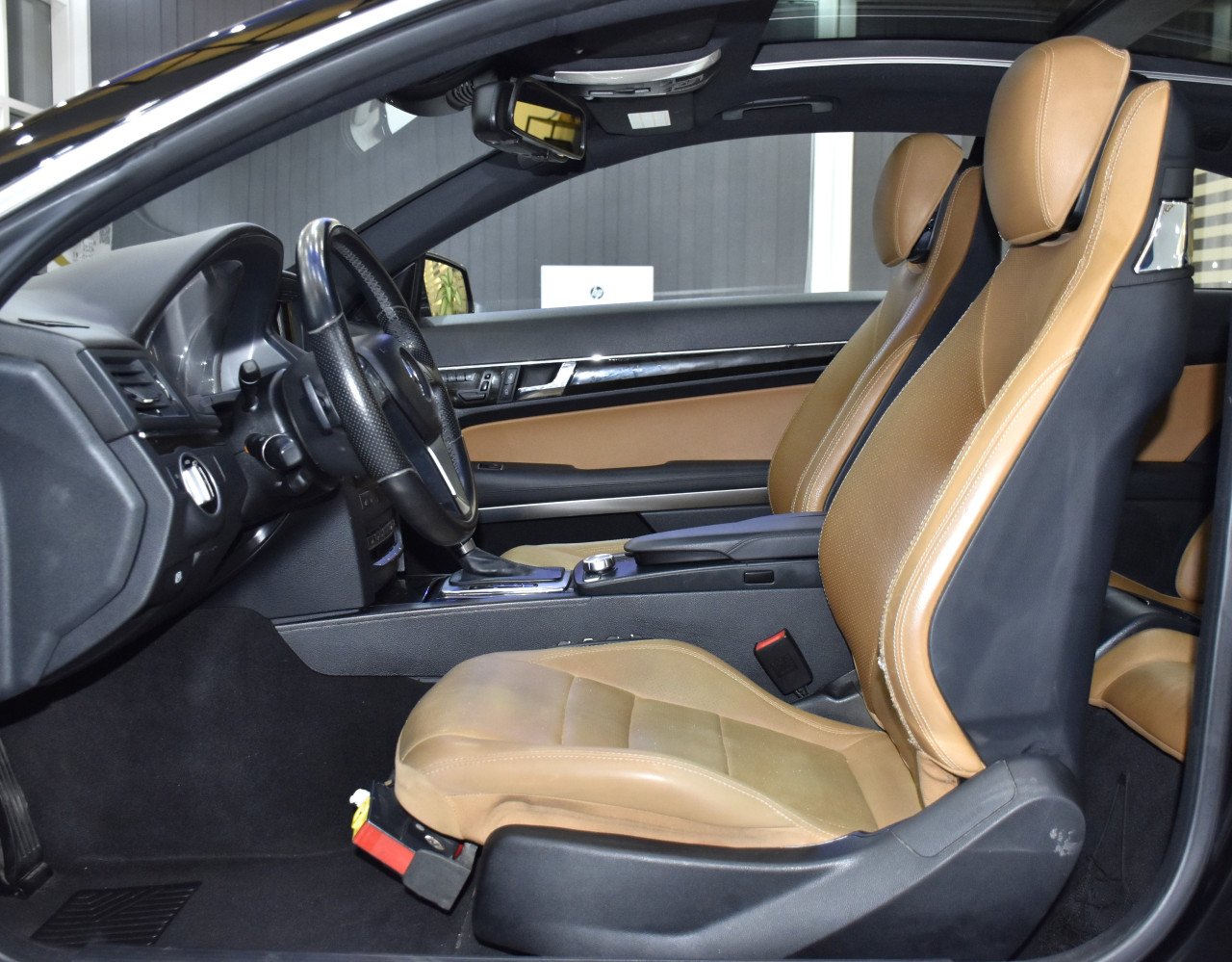 Mercedes Benz E-Class - Image 12