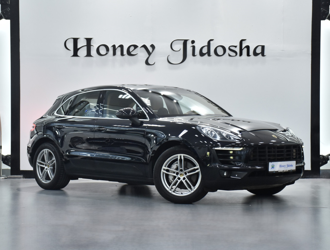 Porsche Macan - Image 7