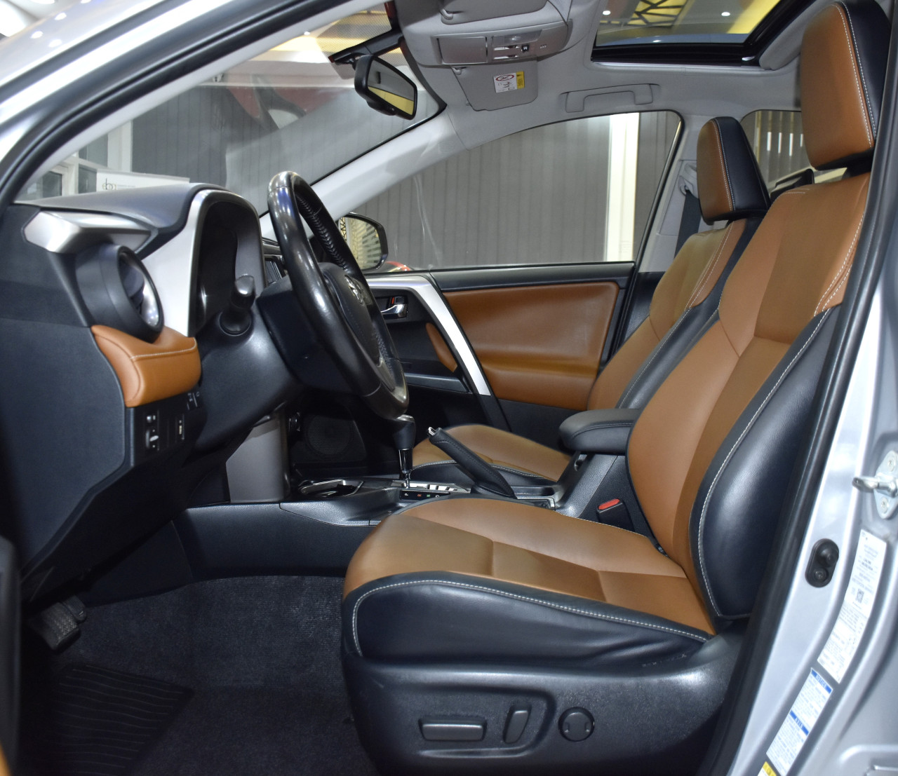 Toyota Rav 4 - Image 11