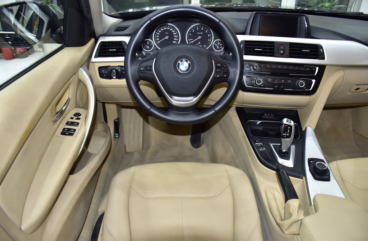 BMW 3-Series - Image 11