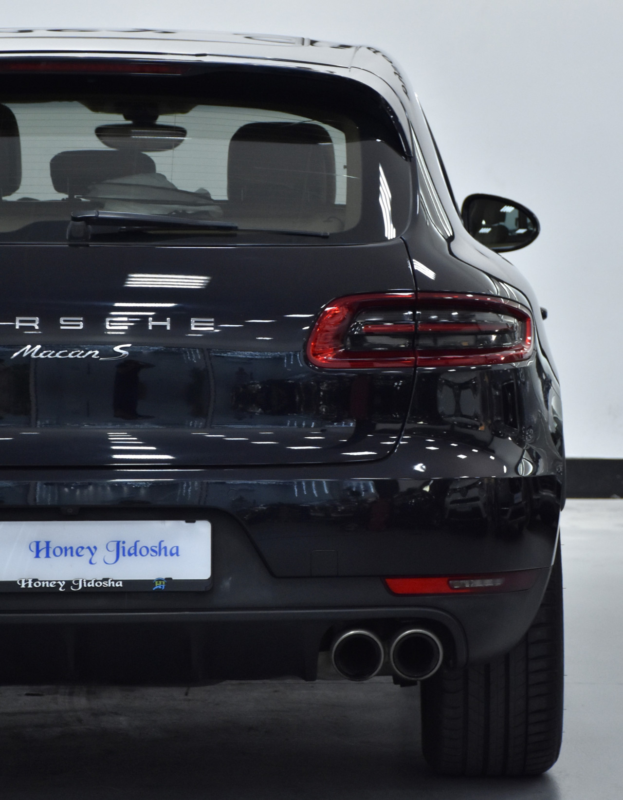 Porsche Macan - Image 12