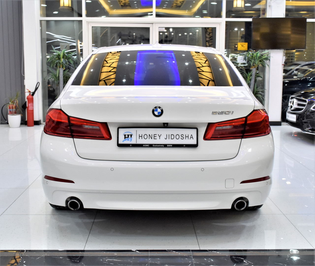 BMW 5-Series - Image 7