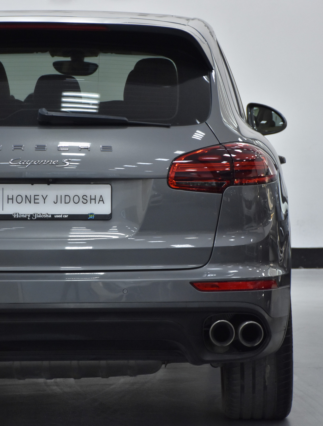 Porsche Cayenne - Image 10