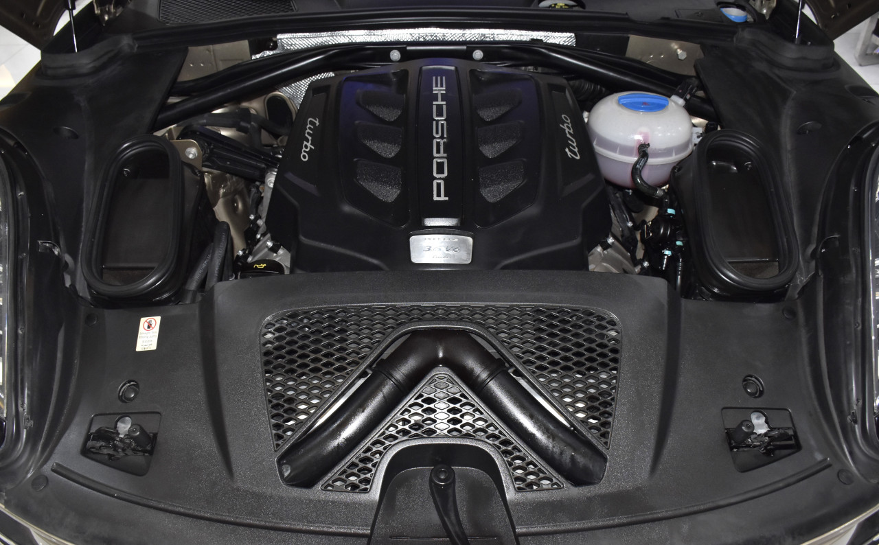 Porsche Macan - Image 11