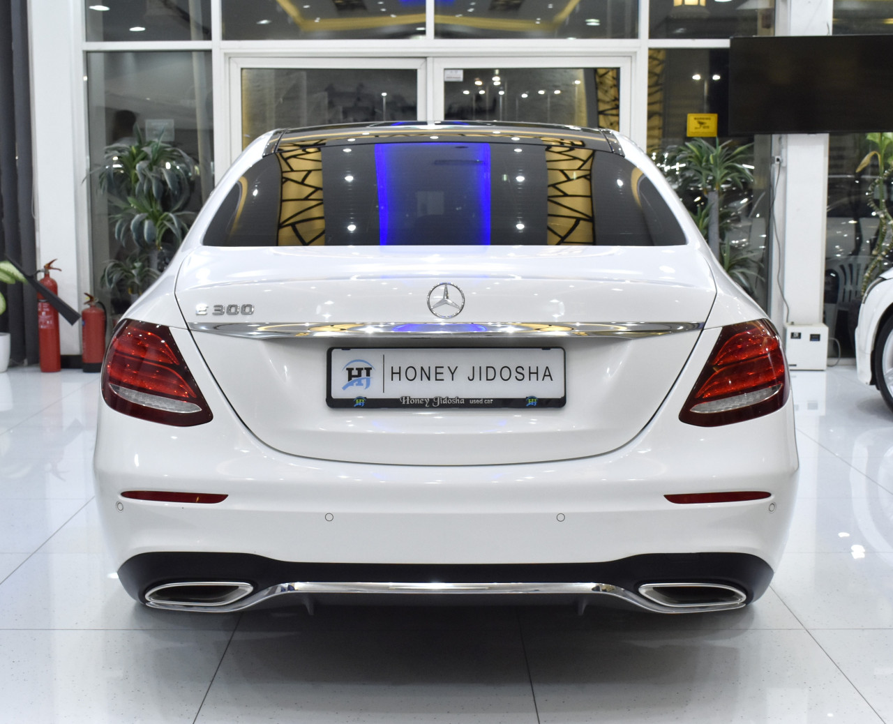 Mercedes Benz E-Class - Image 7
