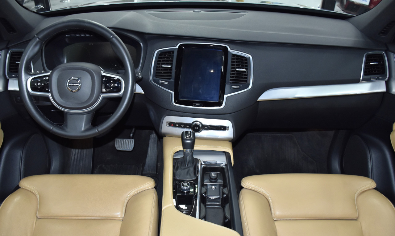 Volvo XC90 - Image 10