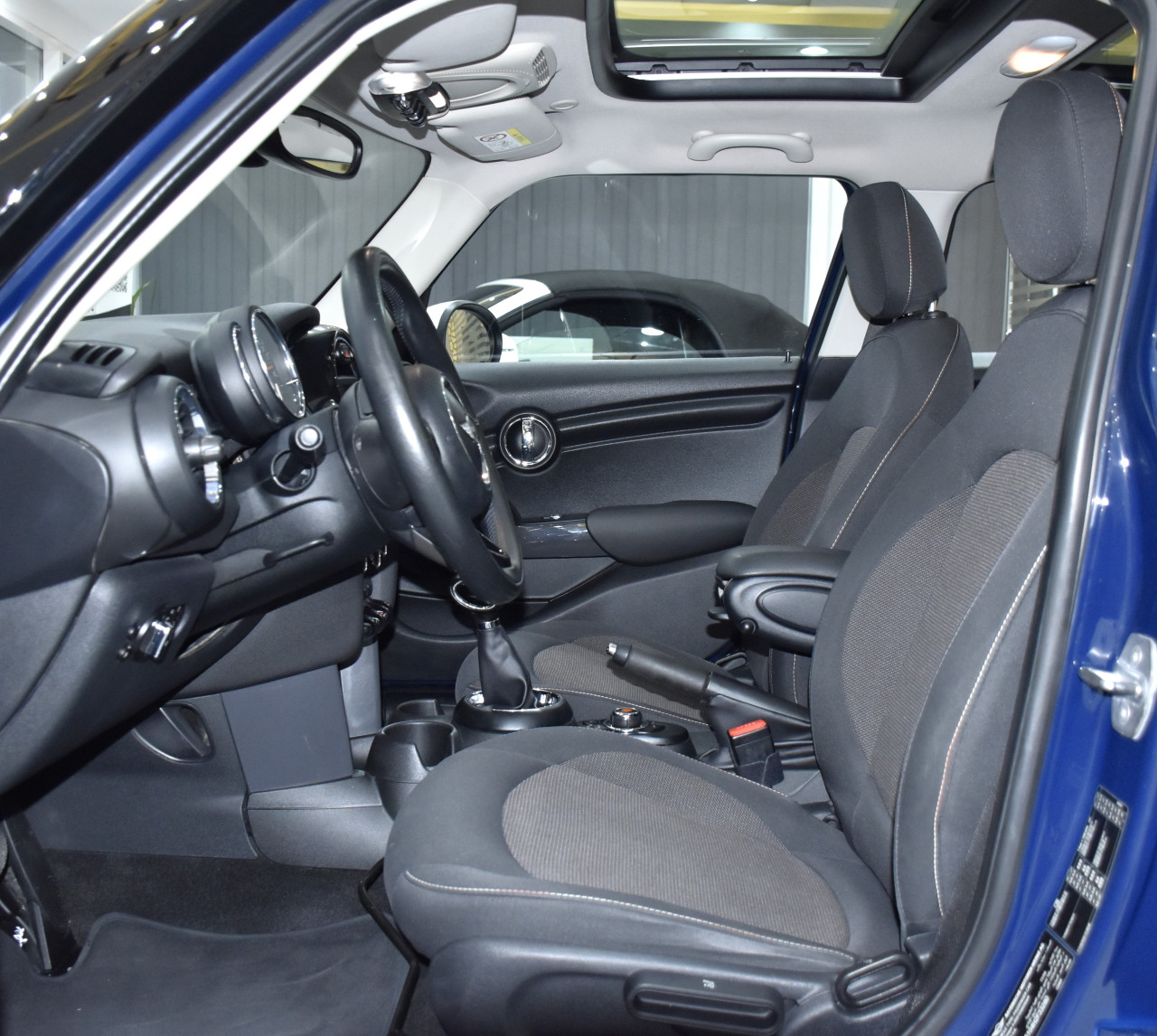 Mini Cooper Model S - Image 8
