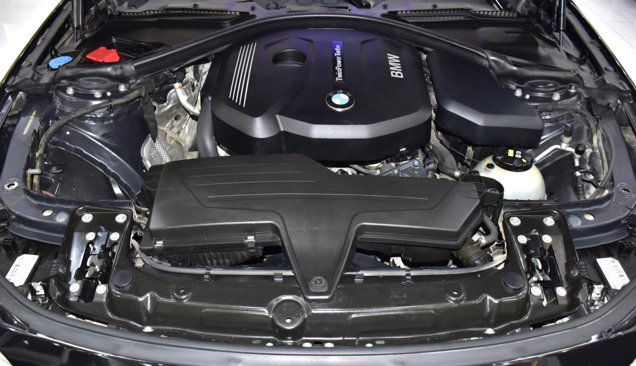 BMW 3-Series - Image 12