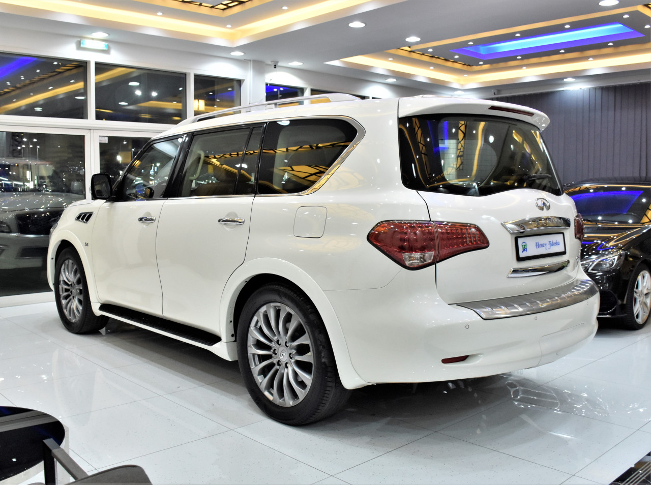 Infiniti QX80 - Image 5