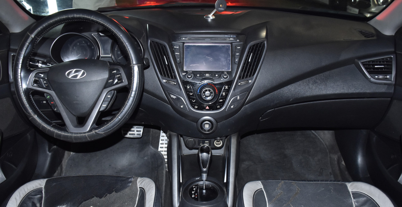Hyundai Veloster - Image 8
