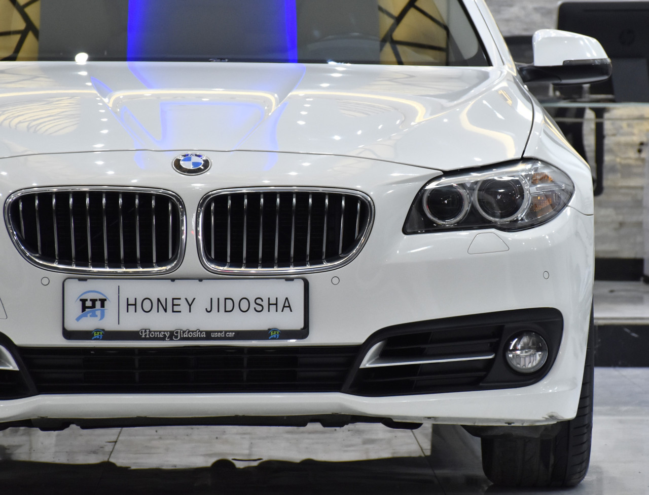 BMW 5-Series - Image 6