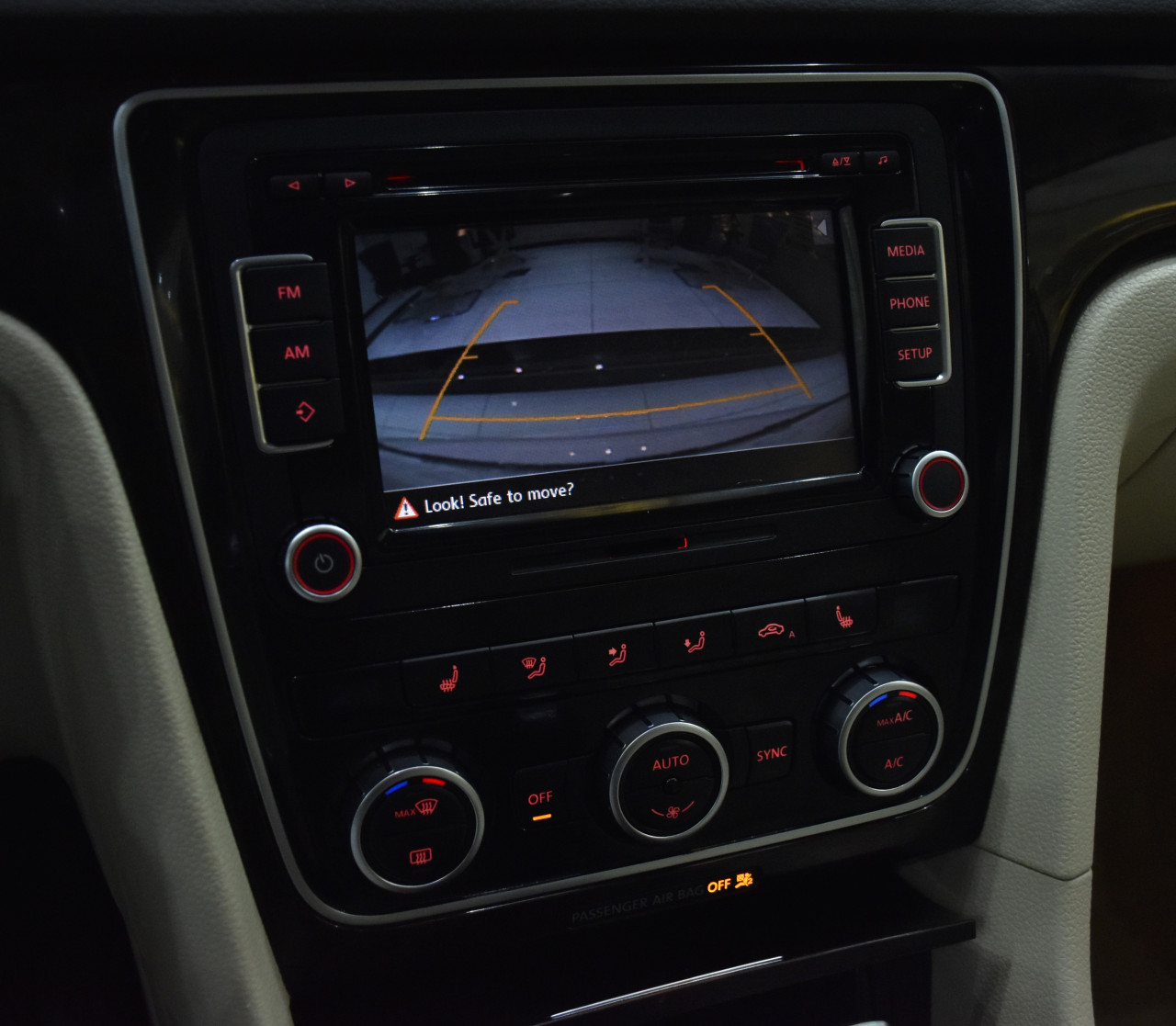 Volkswagen Passat - Image 3