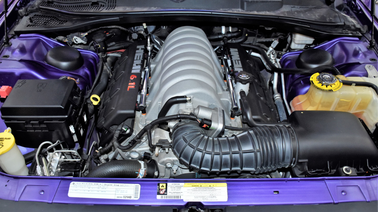 Dodge Challenger - Image 10
