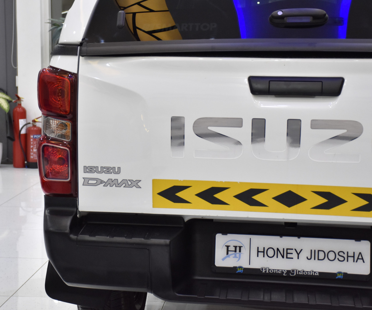 Isuzu D-MAX - Image 8
