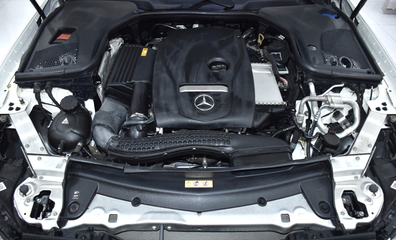 Mercedes Benz E-Class - Image 13