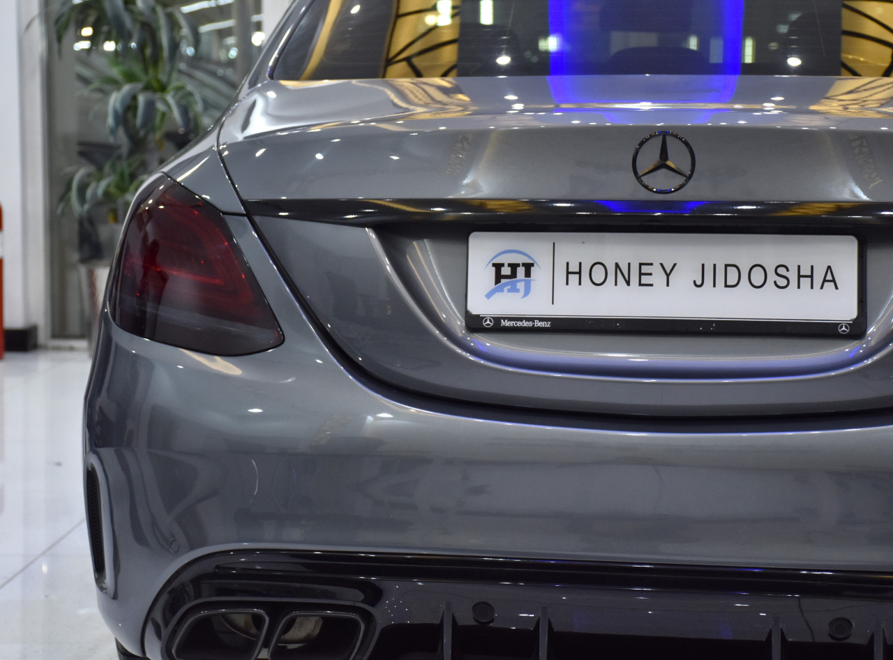 Mercedes Benz C-Class - Image 8