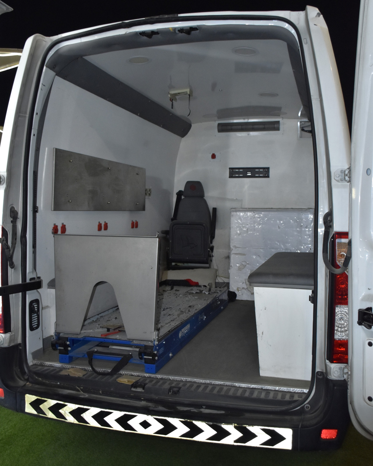 Renault Trafic - Image 12