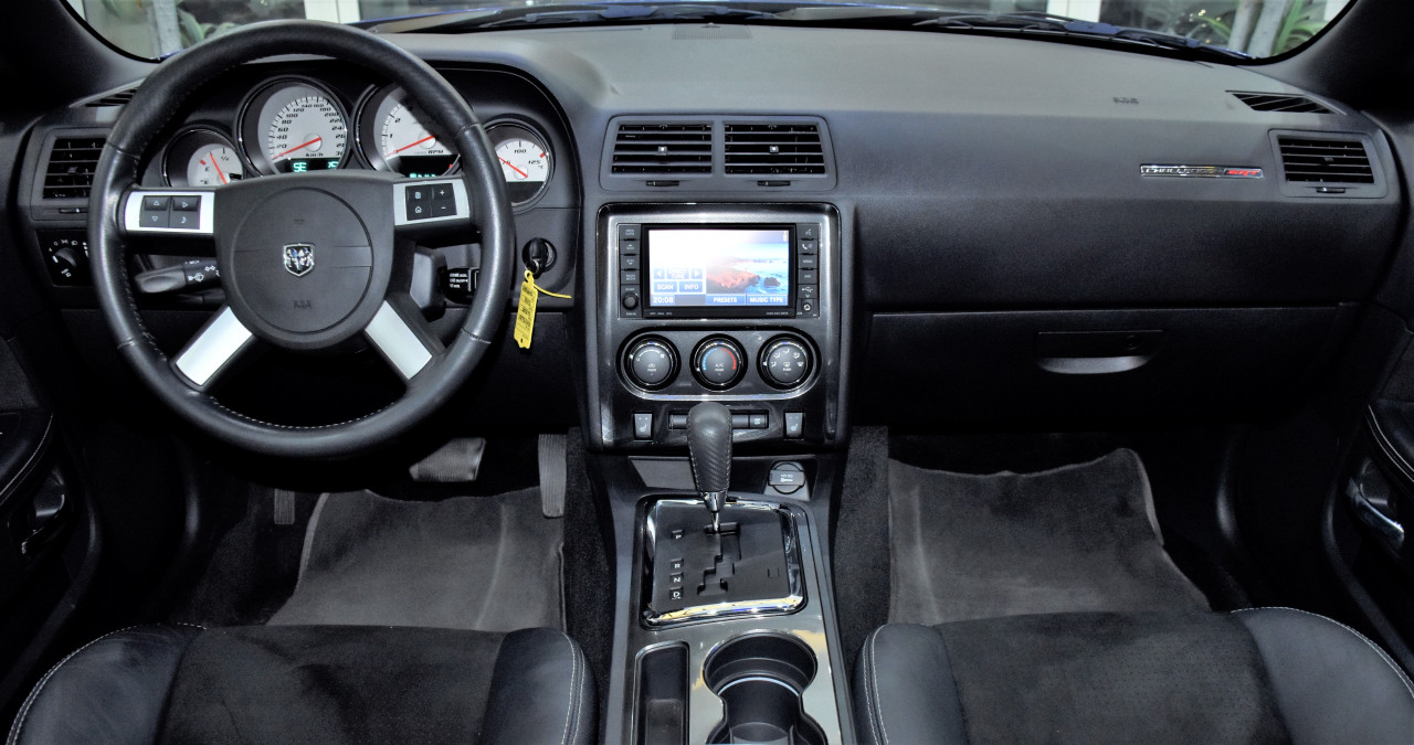 Dodge Challenger - Image 9