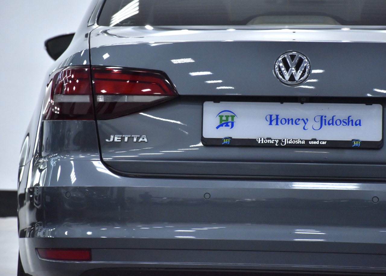 Volkswagen Jetta - Image 7