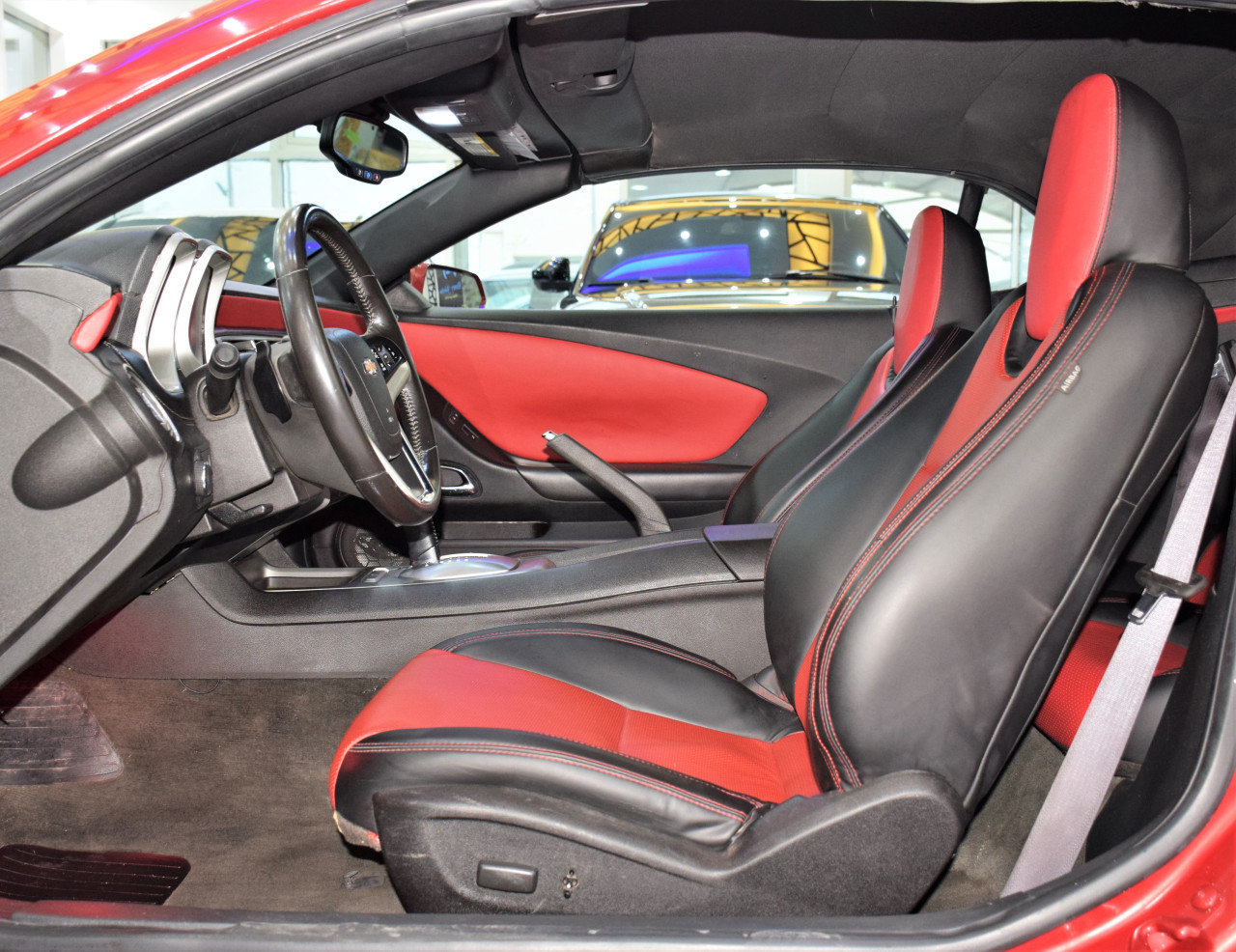 Chevrolet Camaro - Image 11