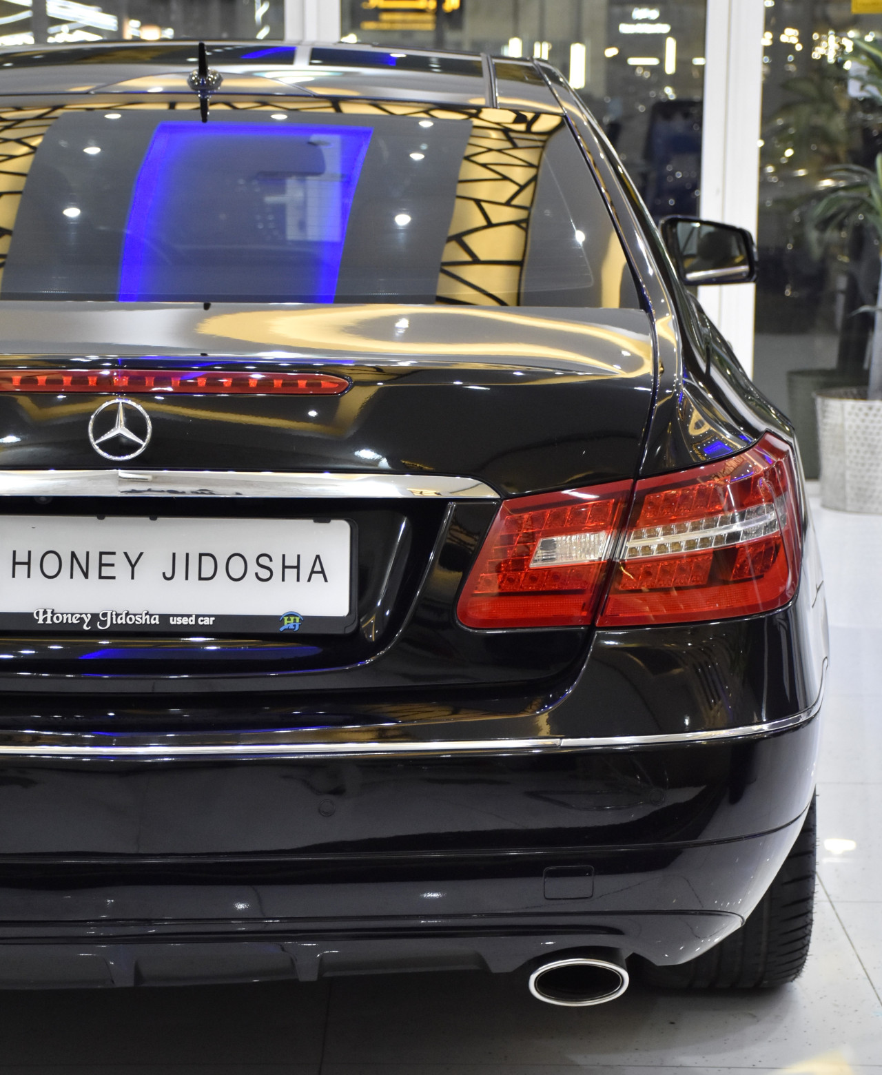Mercedes Benz E-Class - Image 11