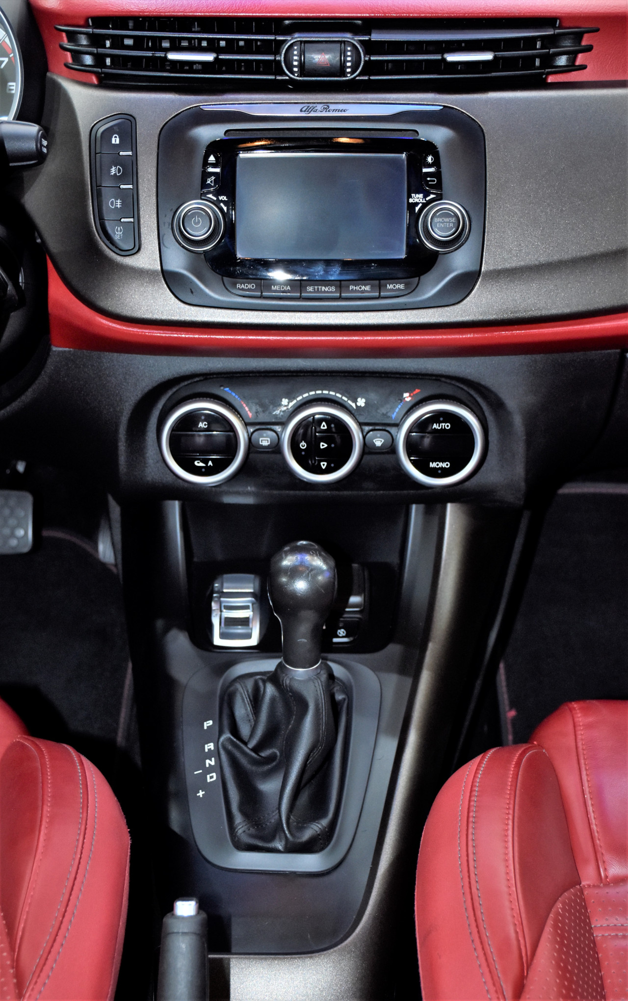 Alfa Romeo GIULIETTA - Image 10
