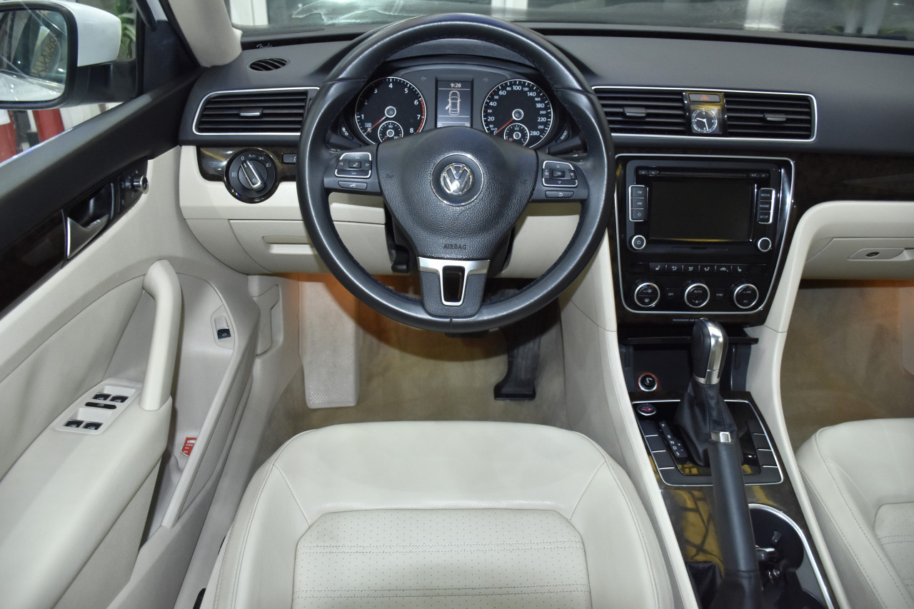 Volkswagen Passat - Image 6