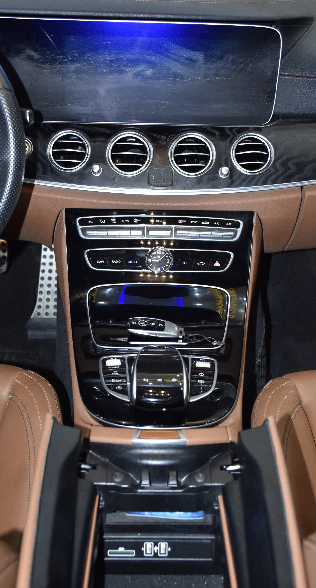 Mercedes Benz E-Class - Image 12